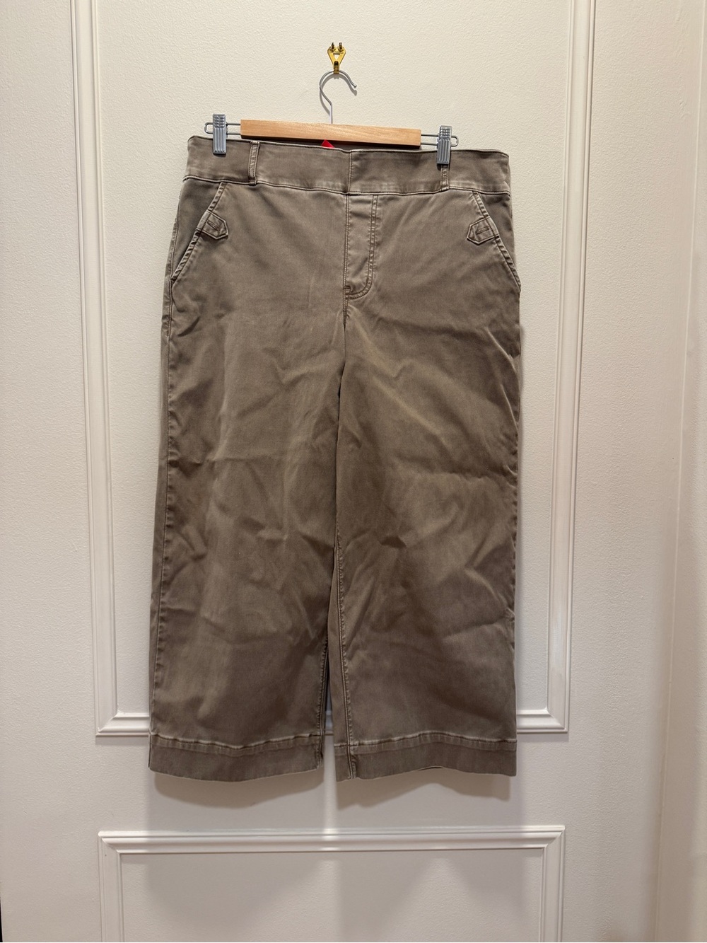 SPANX Cropped Wide-Leg Ankle Pants in Olive